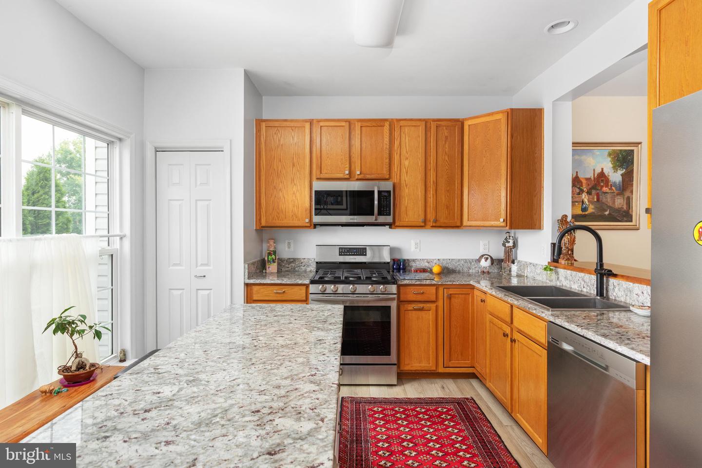 18 Barton Ct Property Photo 2