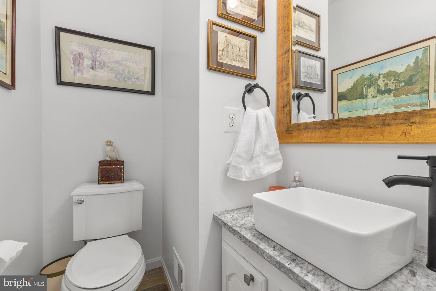 18 Barton Ct Property Photo 8