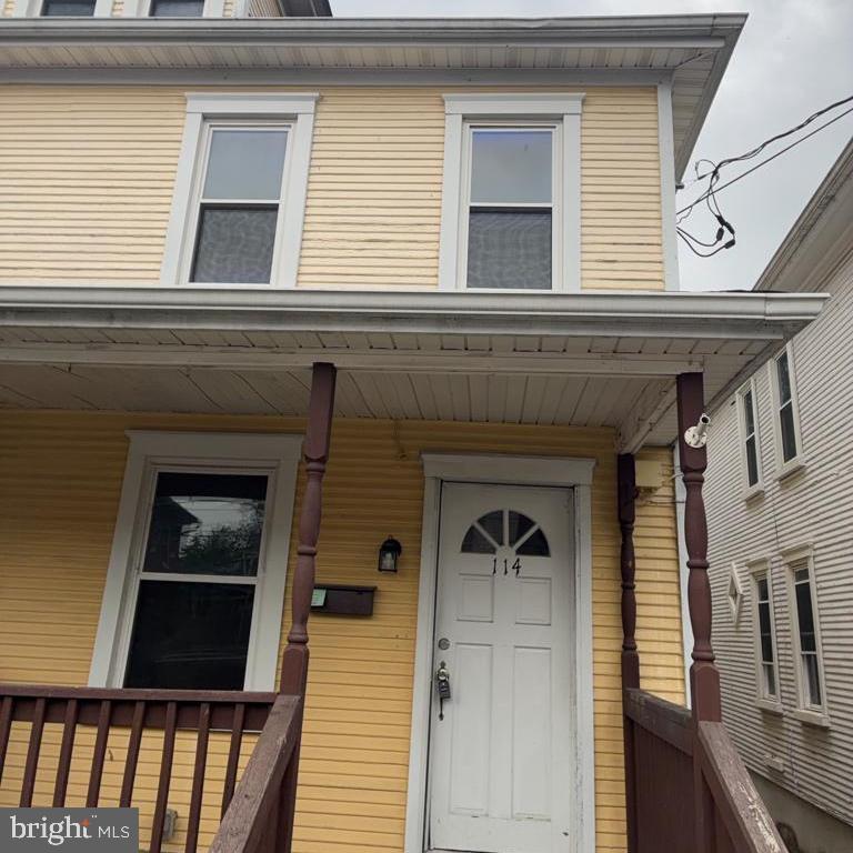 114 S KENTUCKY AVE Property Photo 1