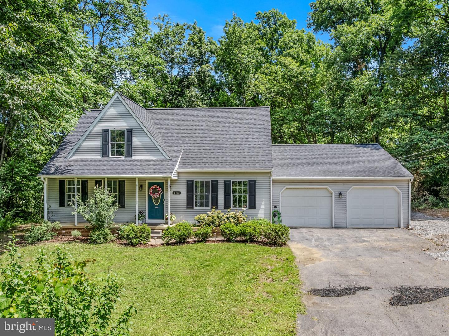 185 TARA DR