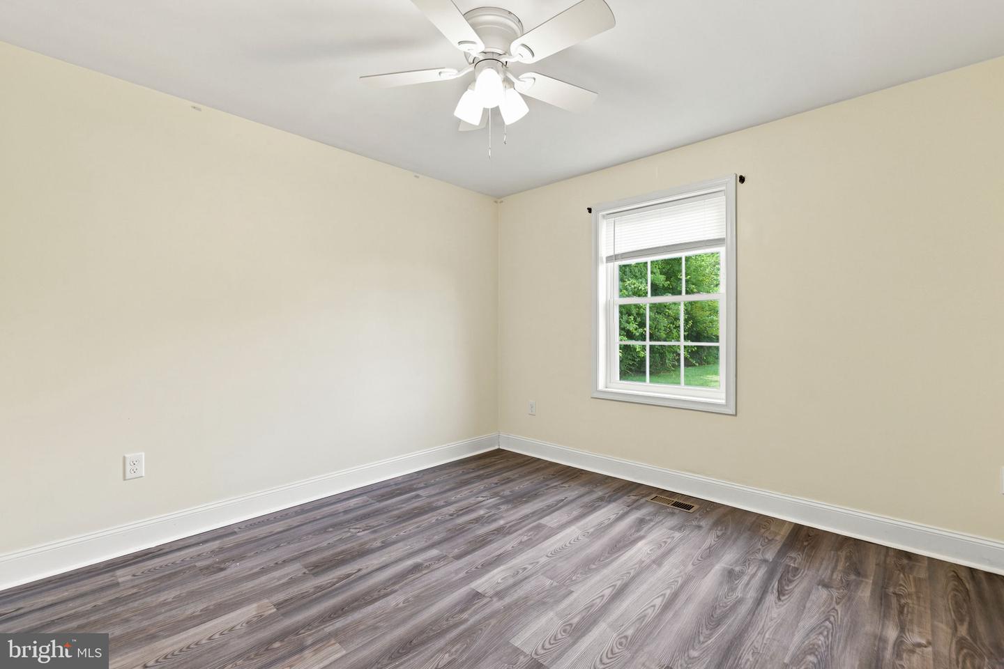 306 Fegan Rd Property Photo 41