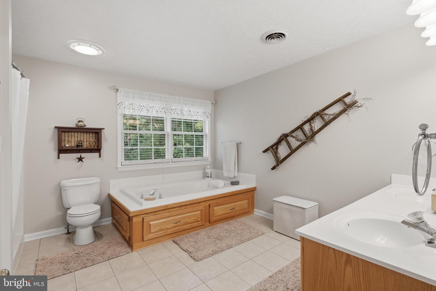 221 Hadley Dr Property Photo 32