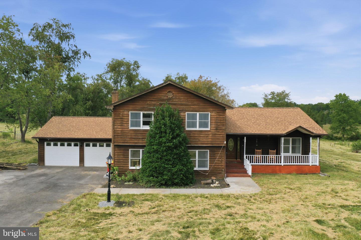 598 White Oaks Dr Property Photo 1