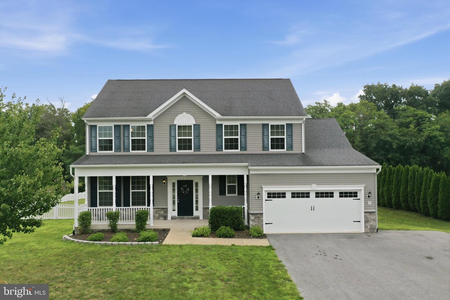 97 Portsmouth Ct Property Photo 1