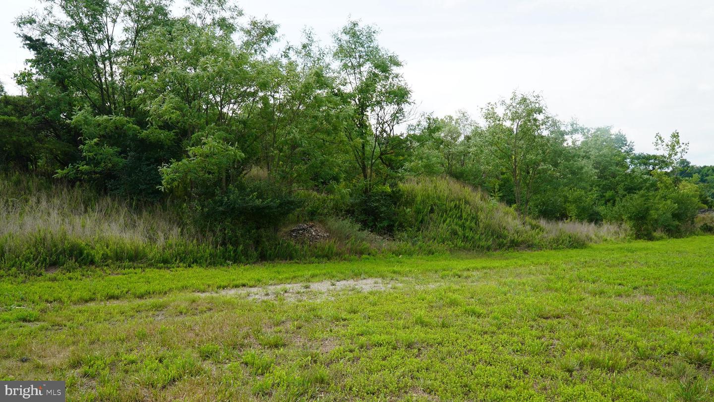 Golf Course Rd Property Photo 8
