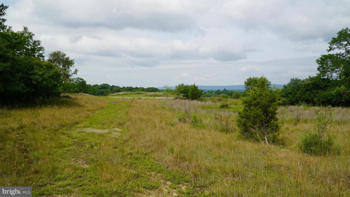 Golf Course Rd Property Photo 11