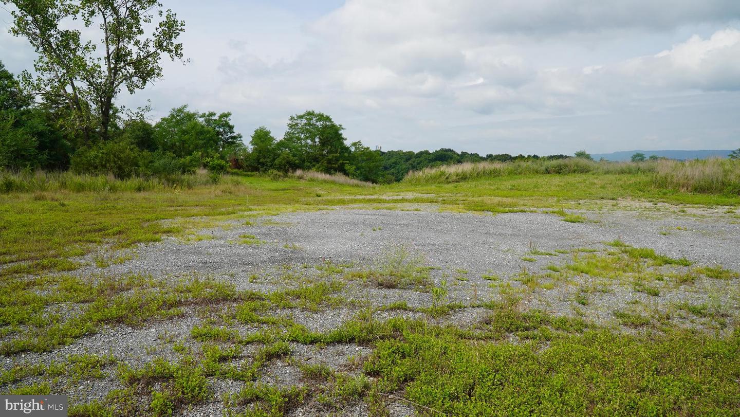 Golf Course Rd Property Photo 12