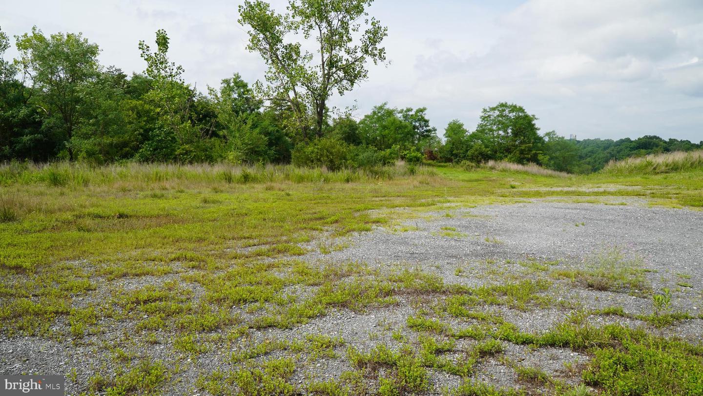 Golf Course Rd Property Photo 13
