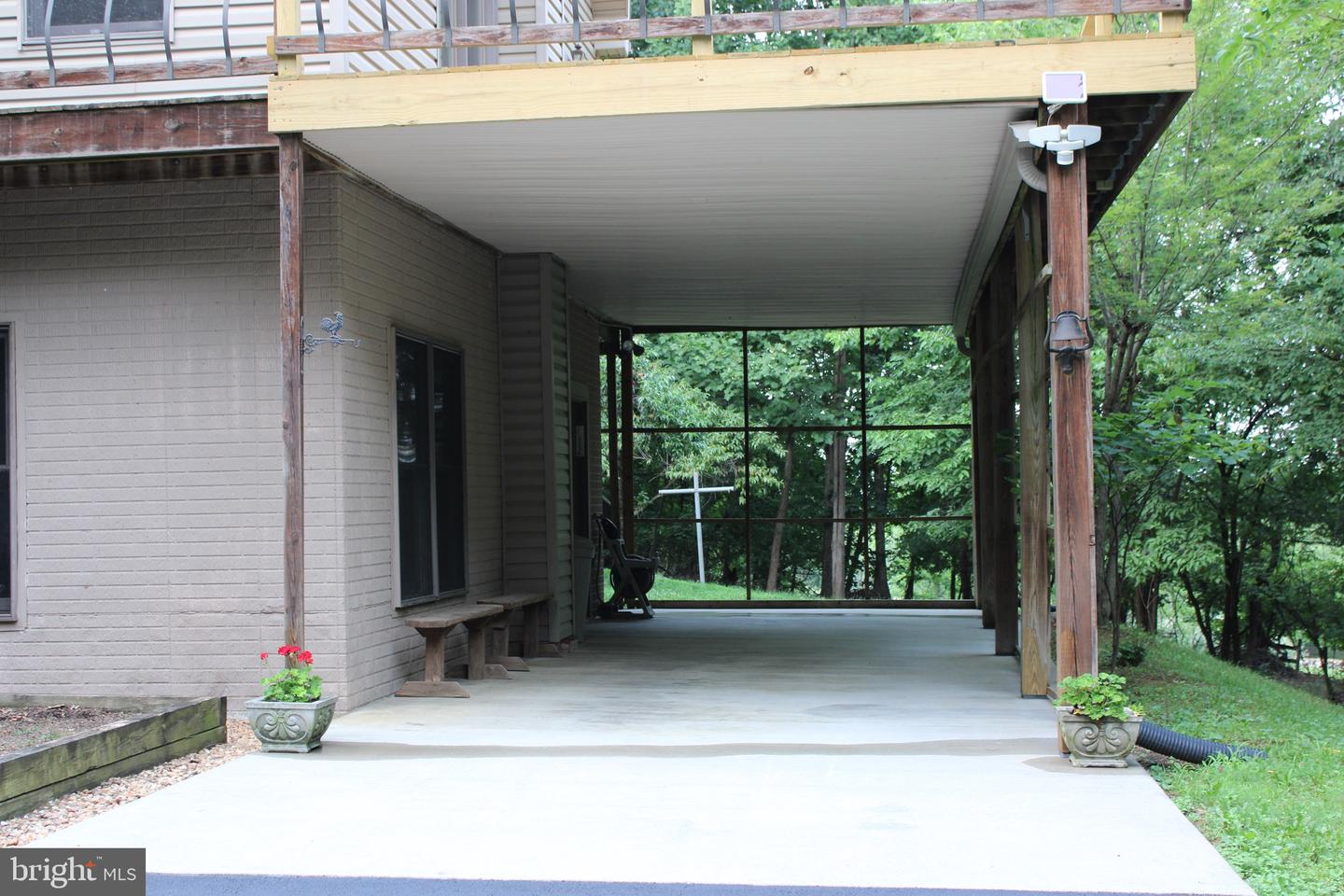 957 Butlers Chapel Rd Property Photo 5