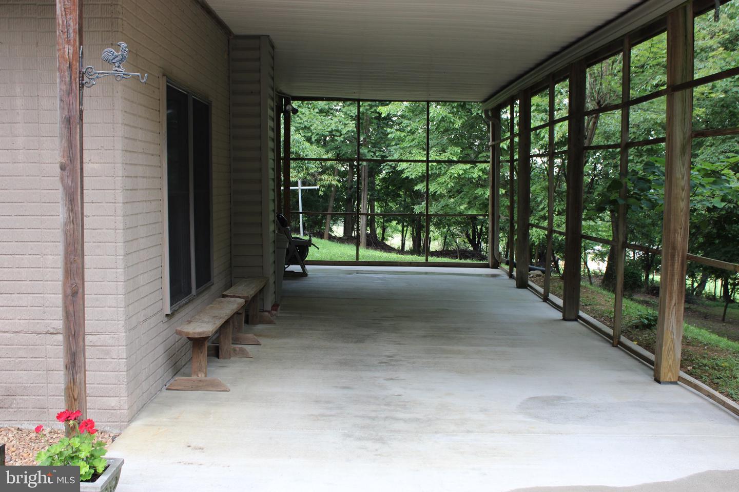 957 Butlers Chapel Rd Property Photo 6
