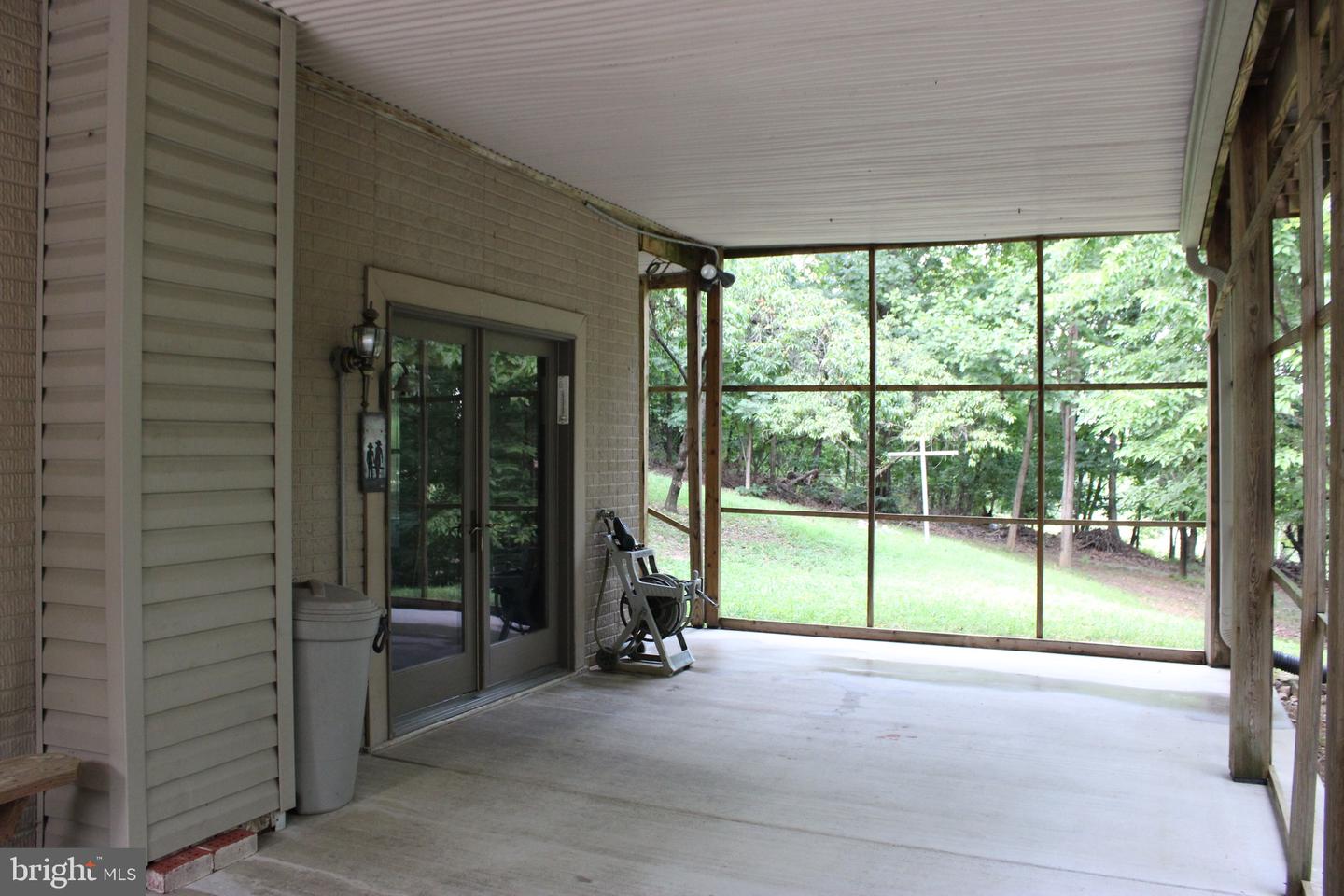 957 Butlers Chapel Rd Property Photo 7
