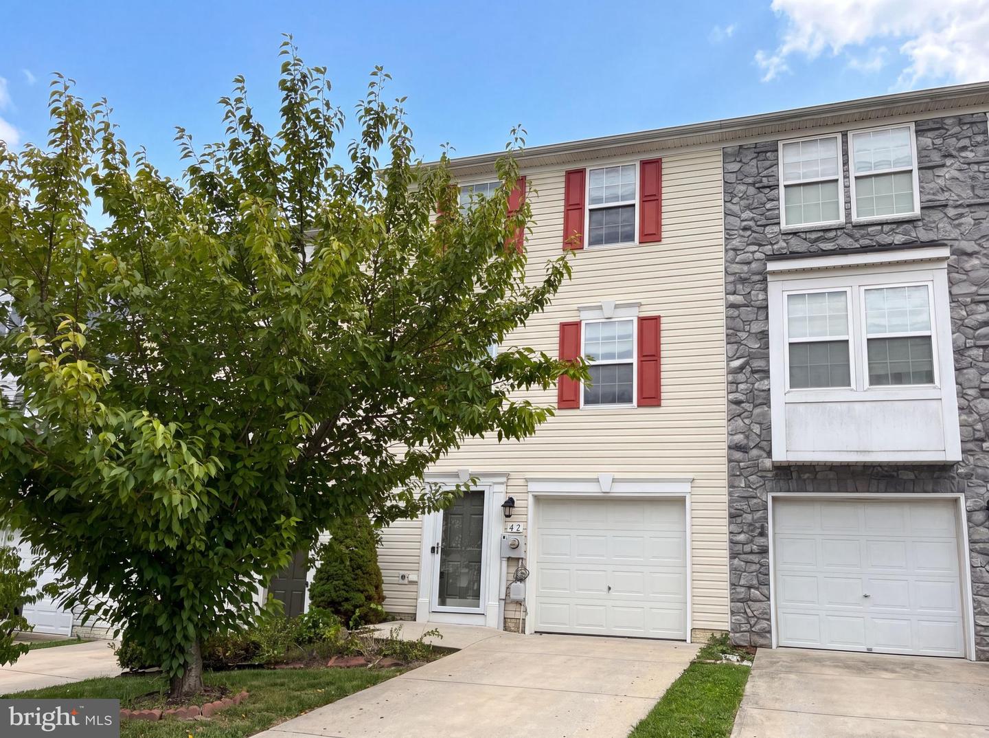 42 Council Ct Property Photo 1