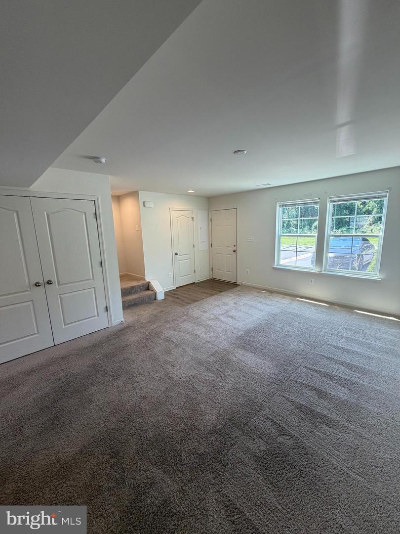 164 Scotch Pine Dr Property Photo 4