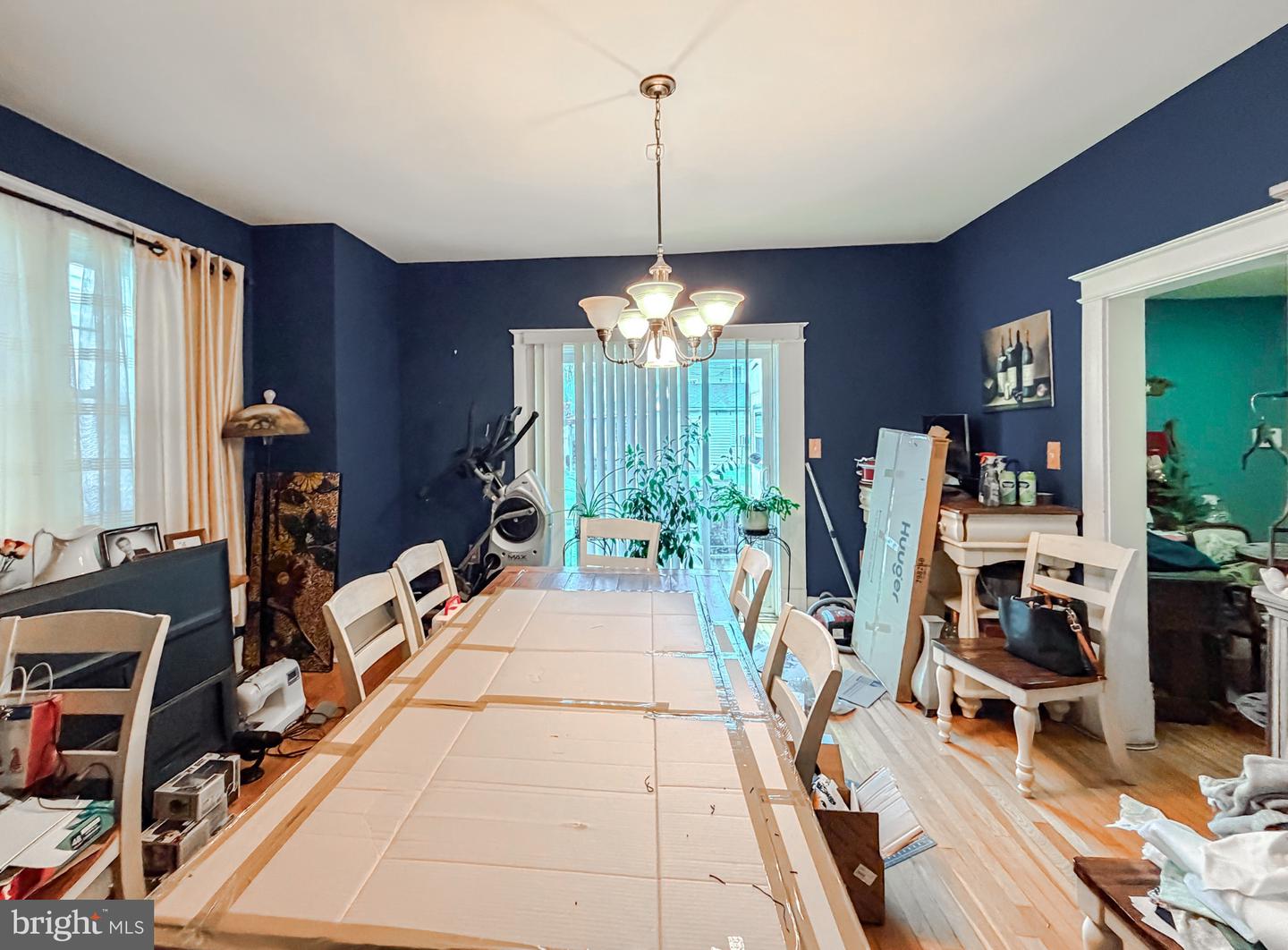 1025 W King St Property Photo 19