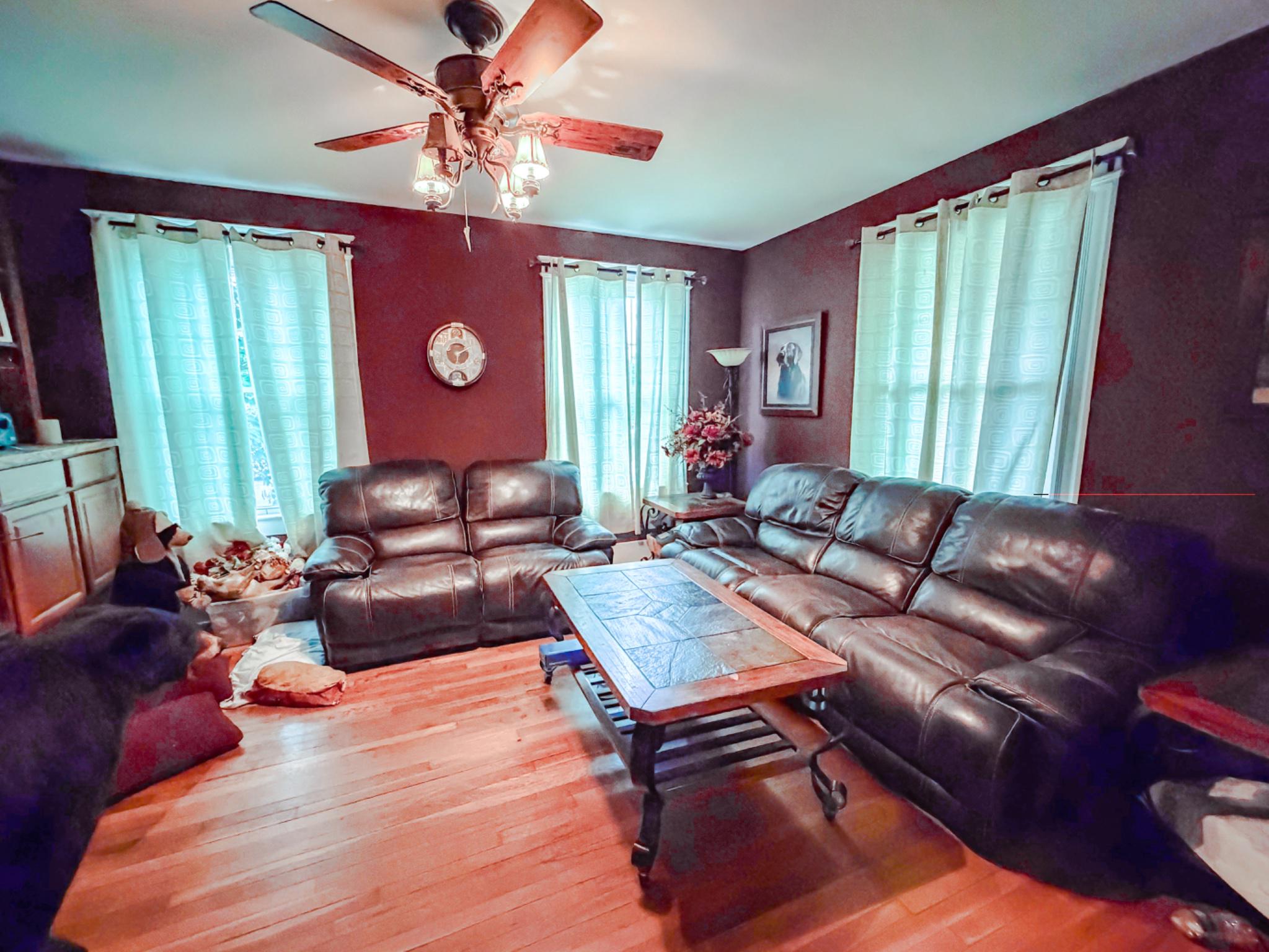1025 W King St Property Photo 27