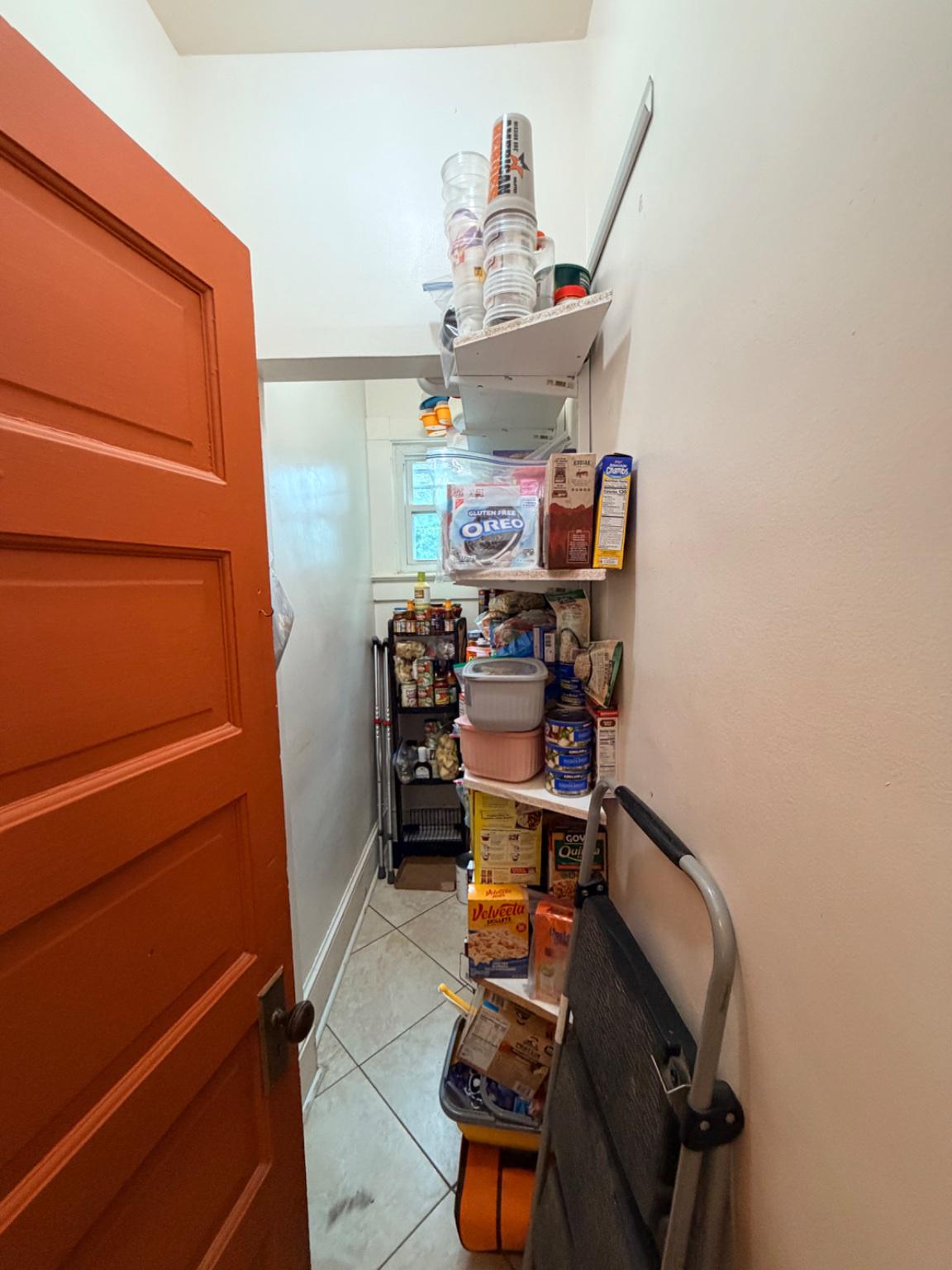 1025 W King St Property Photo 31
