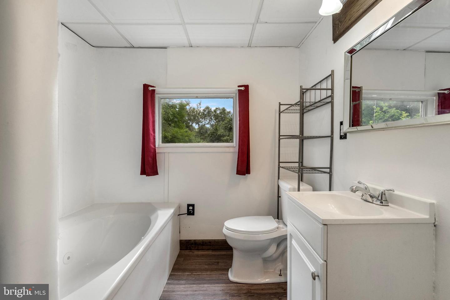 200 E John St Property Photo 11