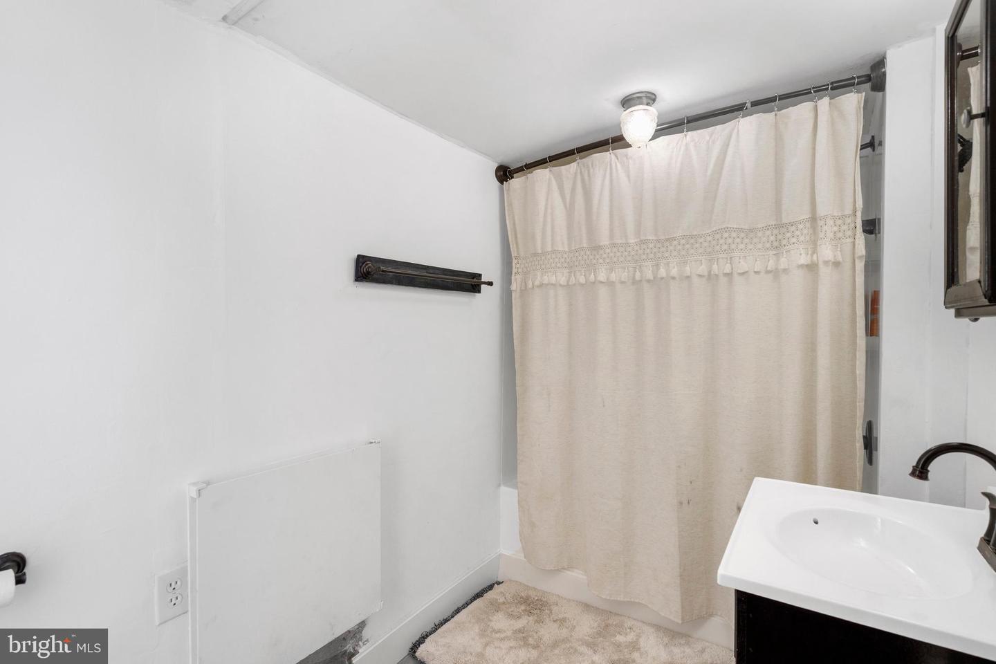 200 E John St Property Photo 20