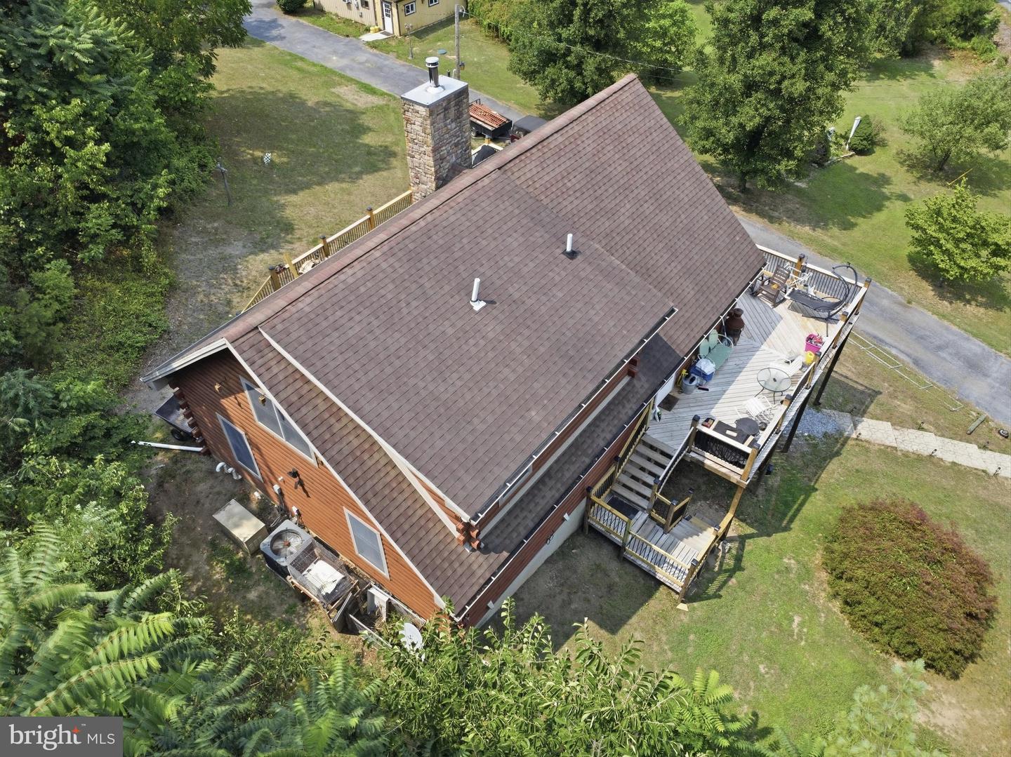 11181 And 11185 Hedgesville Rd Property Photo 9