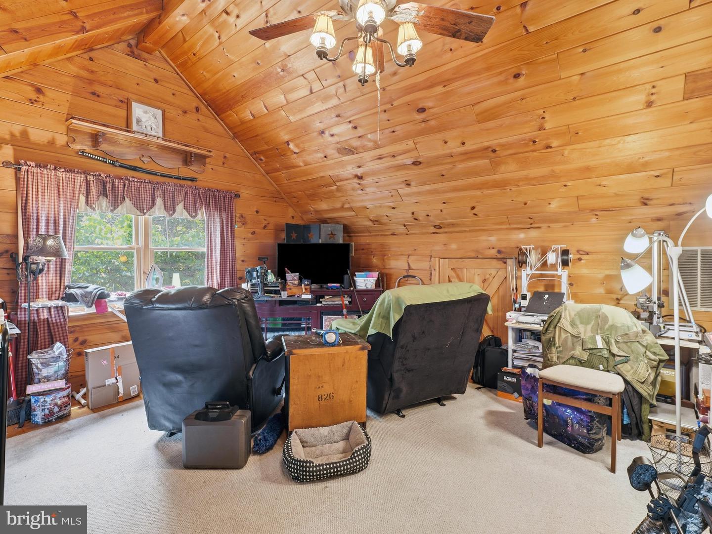 11181 And 11185 Hedgesville Rd Property Photo 33