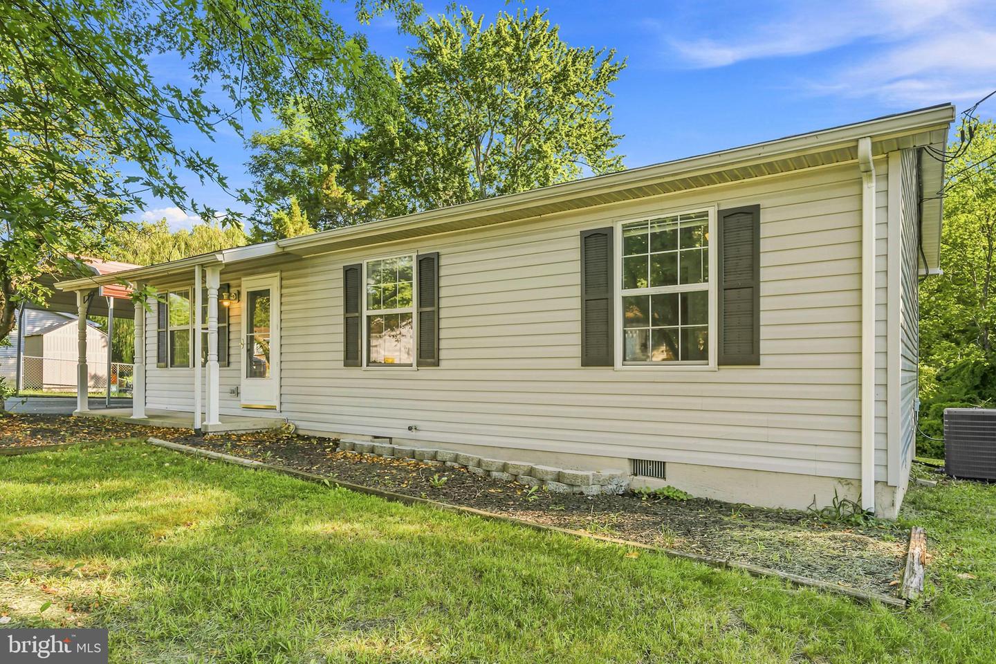 49 Carter Ln Property Photo 2