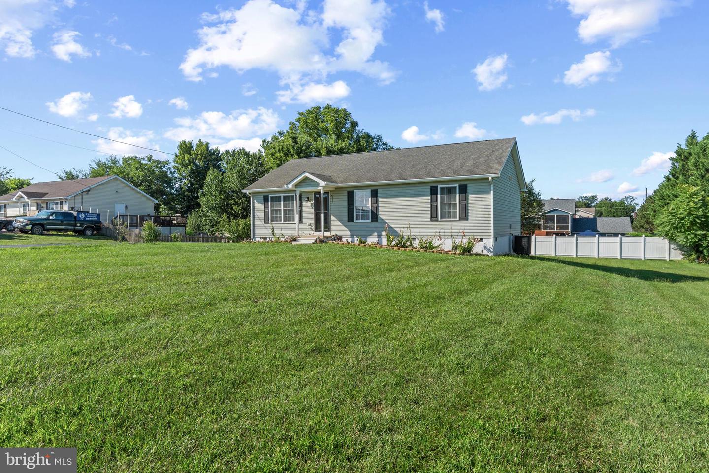 112 Larry Way Property Photo 3
