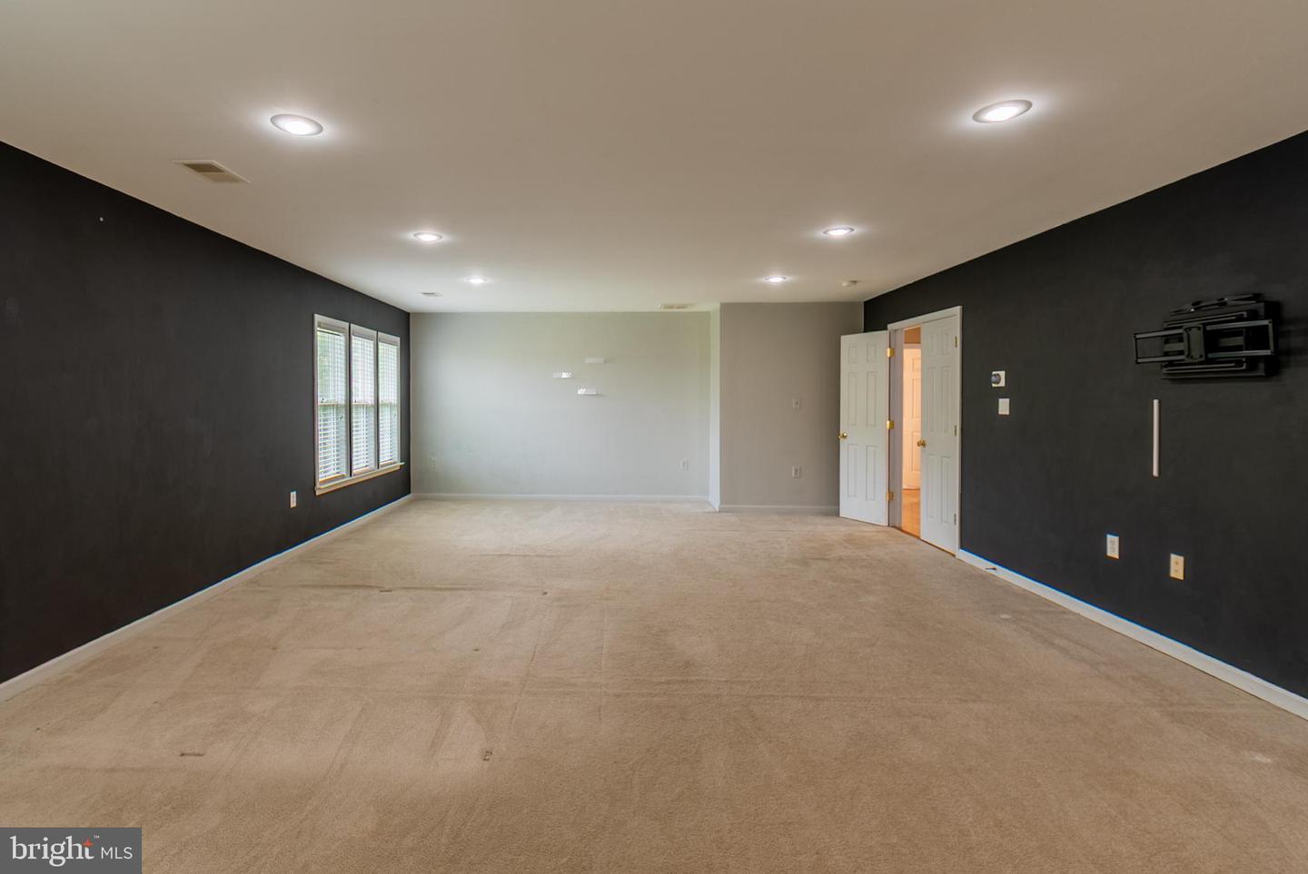 21 Backing Circle Property Photo 28