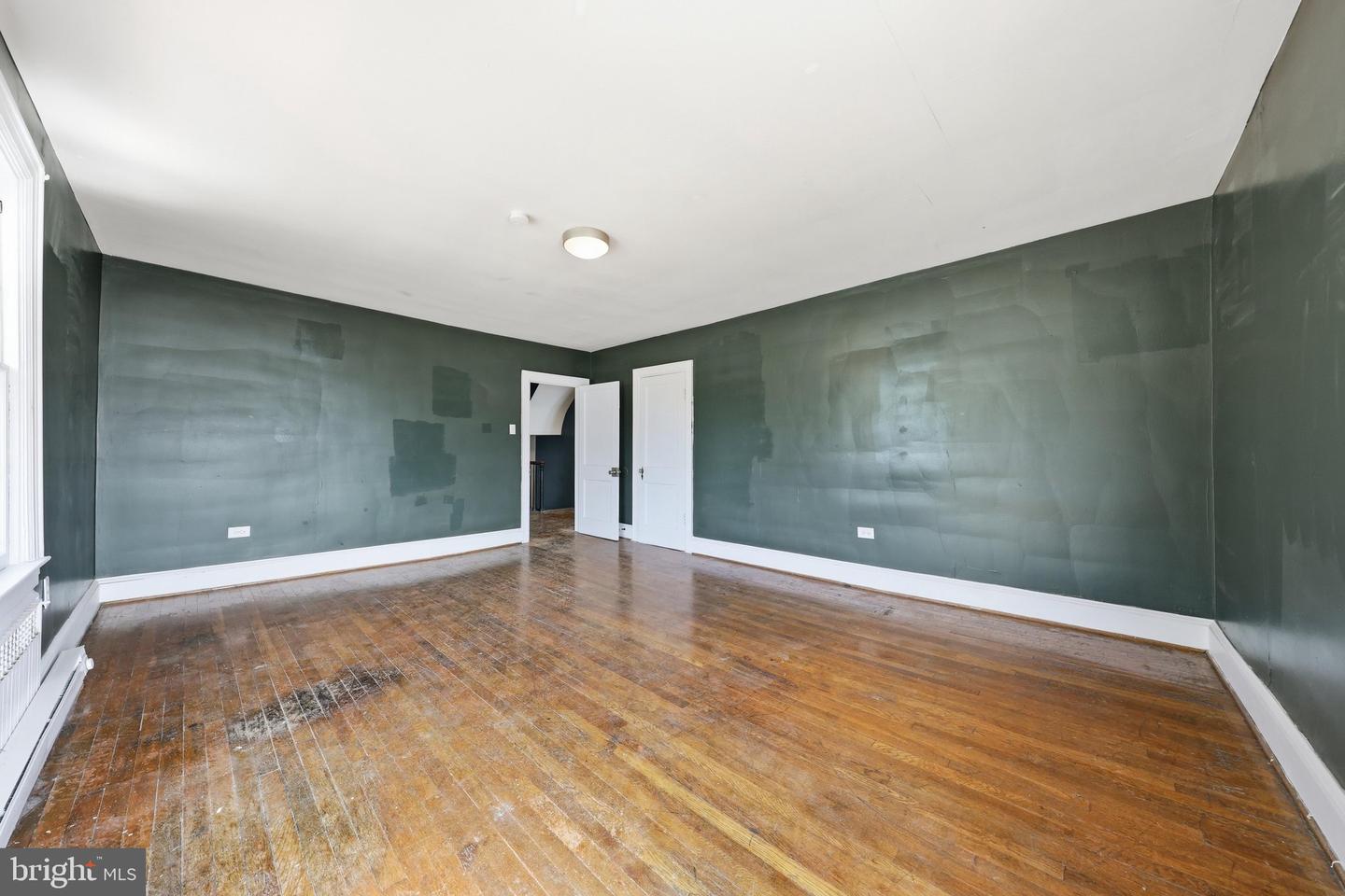 800 W King Property Photo 31