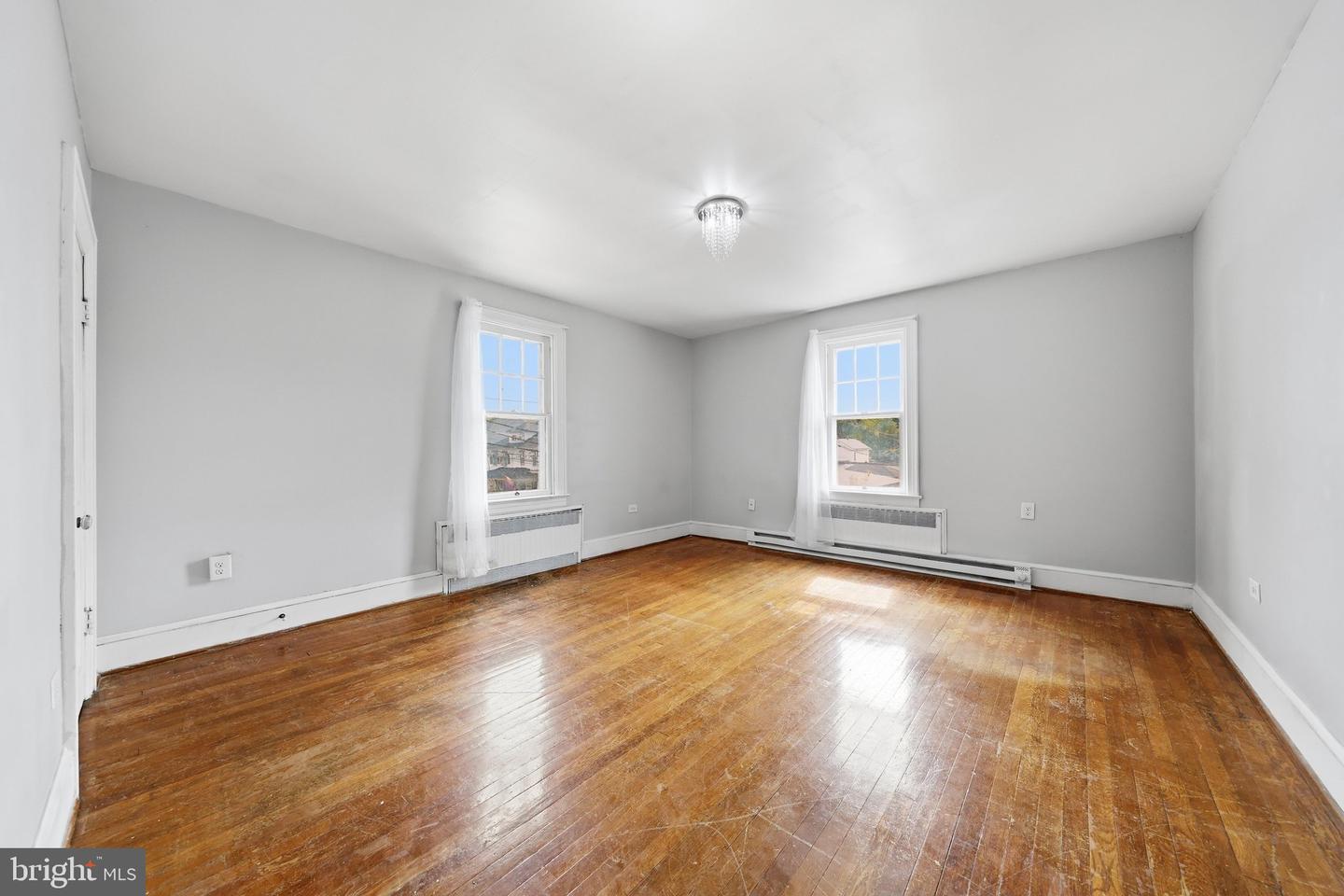800 W King Property Photo 34