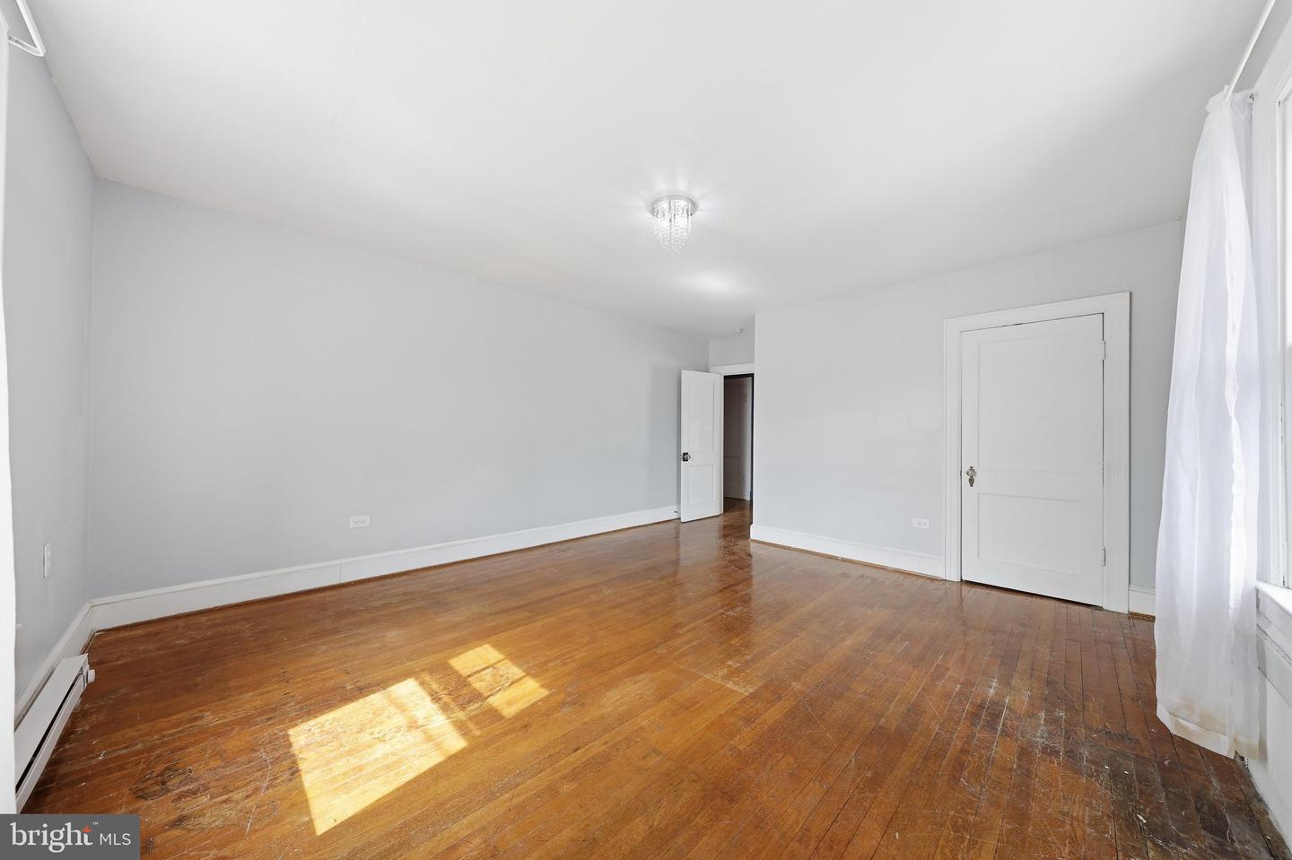 800 W King Property Photo 35