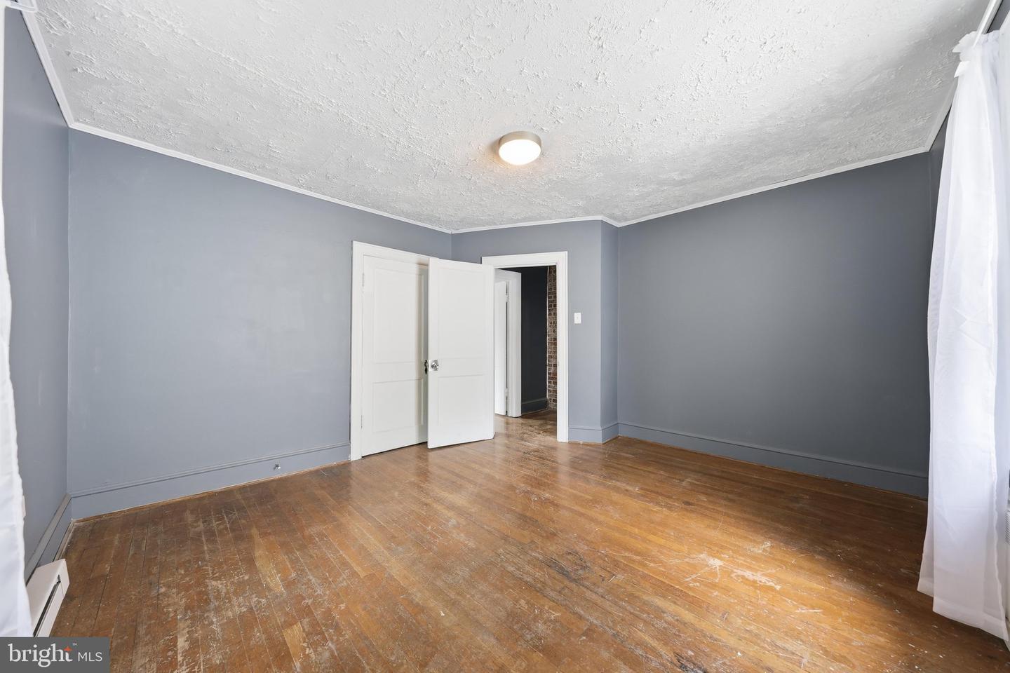 800 W King Property Photo 37