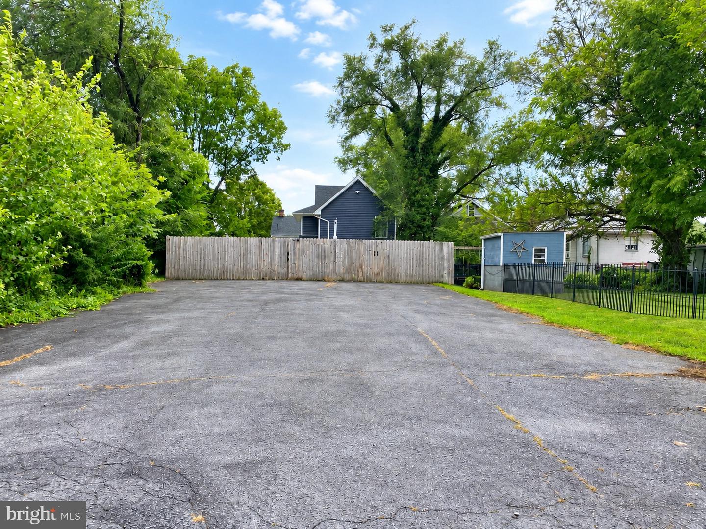 522 W King St Property Photo 3
