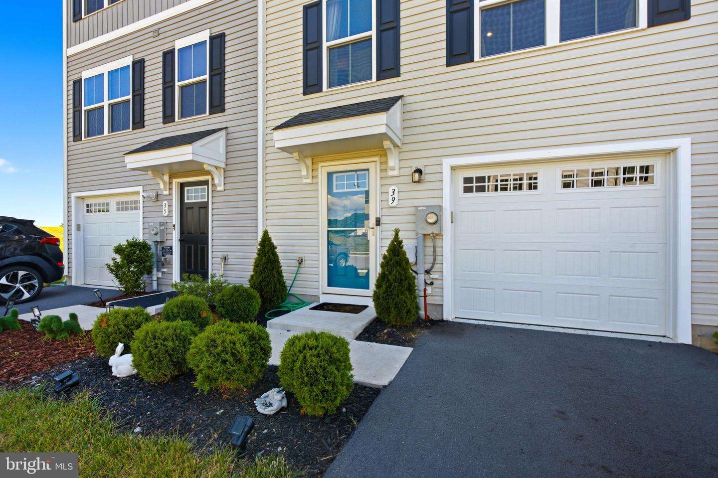 39 Ogunquit Dr Property Photo 2