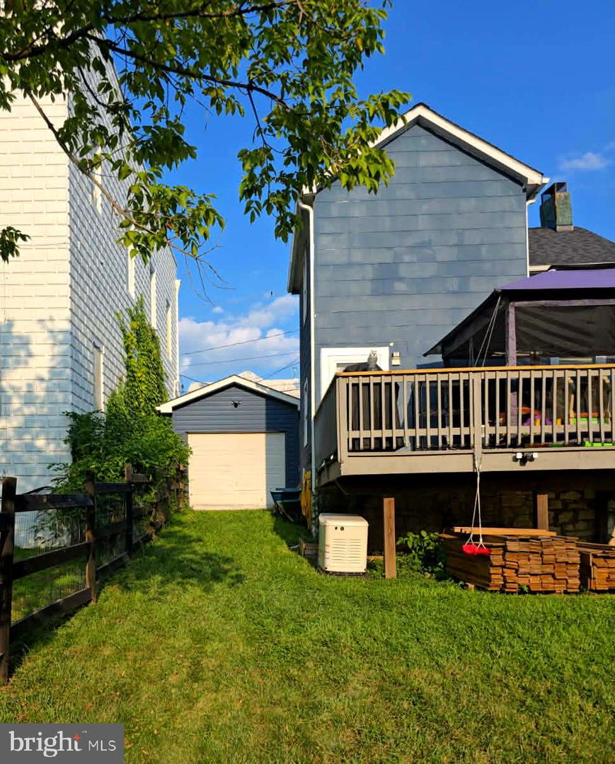 120 N High St Property Photo 3