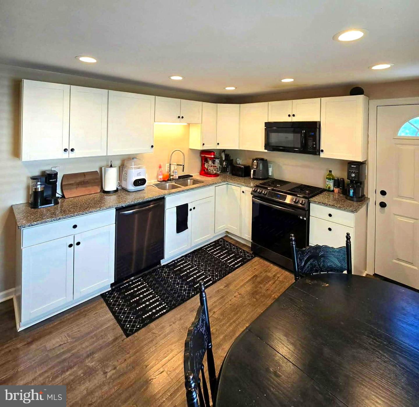 120 N High St Property Photo 8