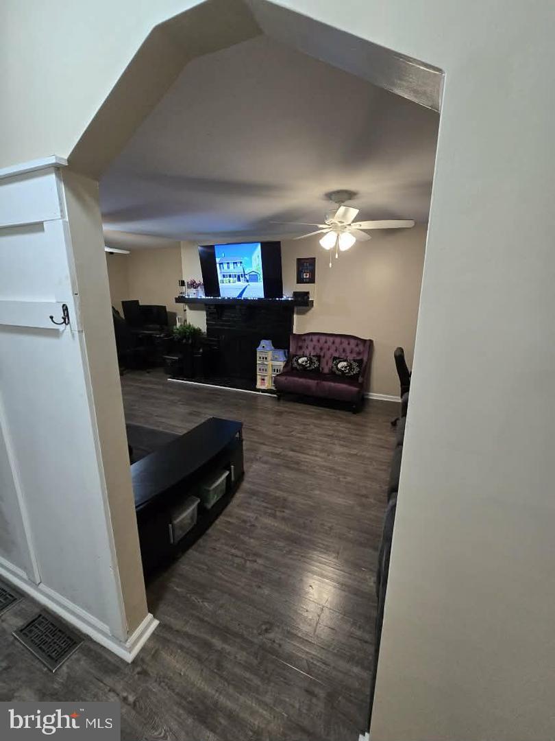120 N High St Property Photo 15