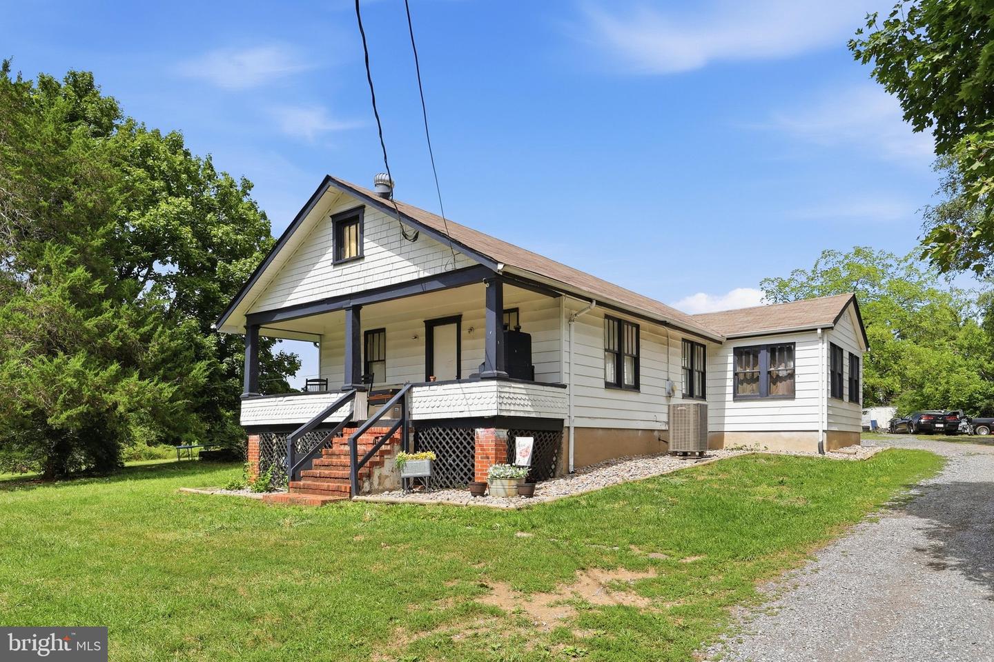 1489 Gerrardstown Rd Property Photo 2
