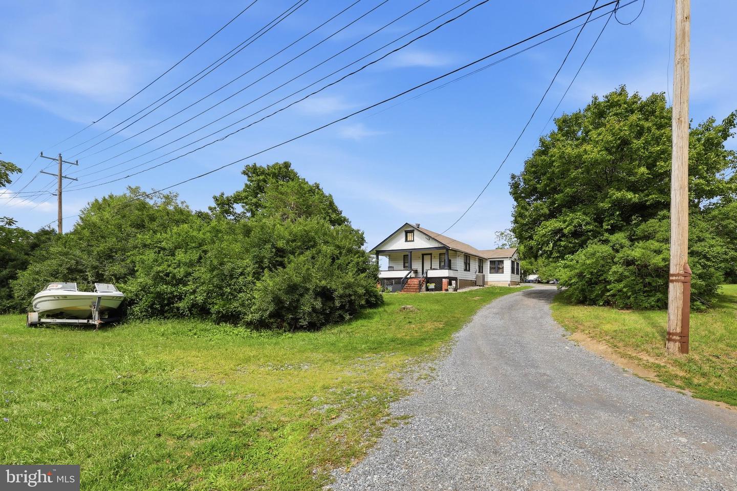 1489 Gerrardstown Rd Property Photo 4