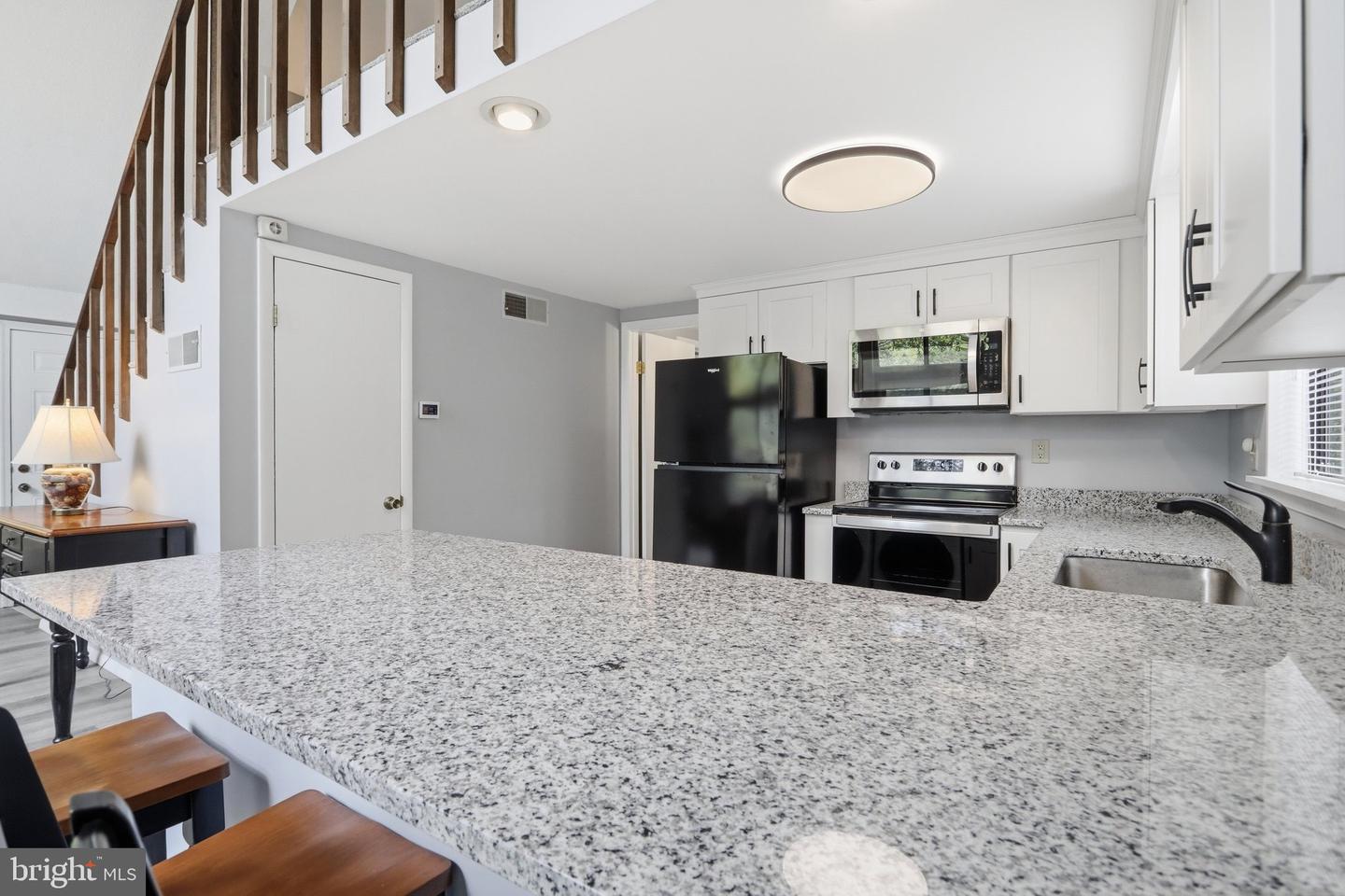 354 Animikean Rdg Property Photo 10