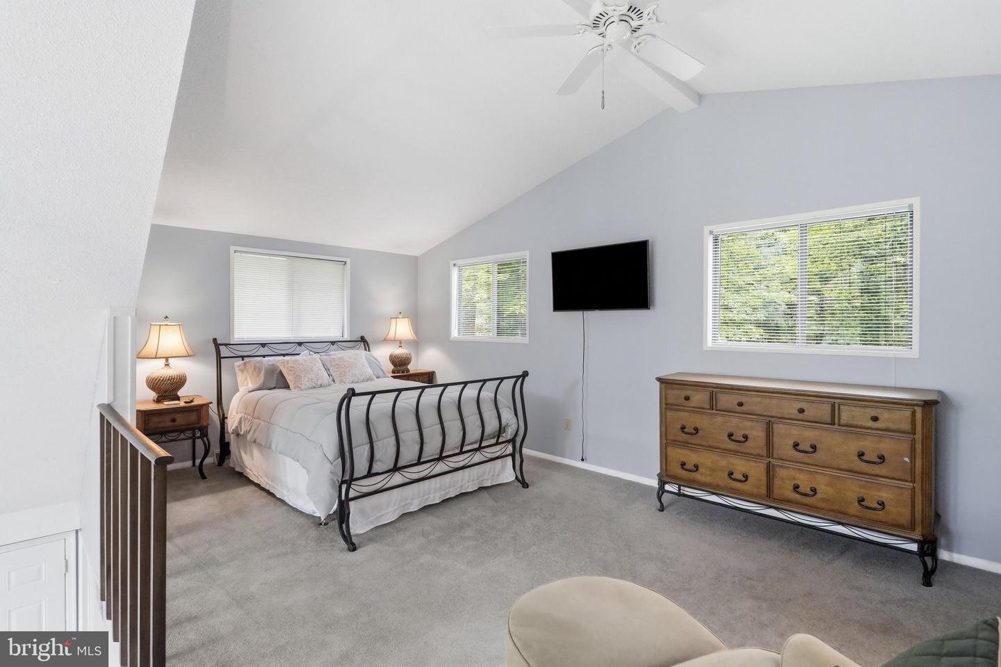 354 Animikean Rdg Property Photo 16