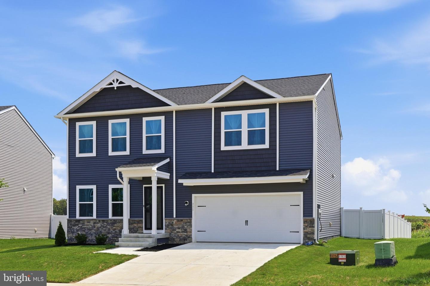 111 Salute Circle Property Photo 1