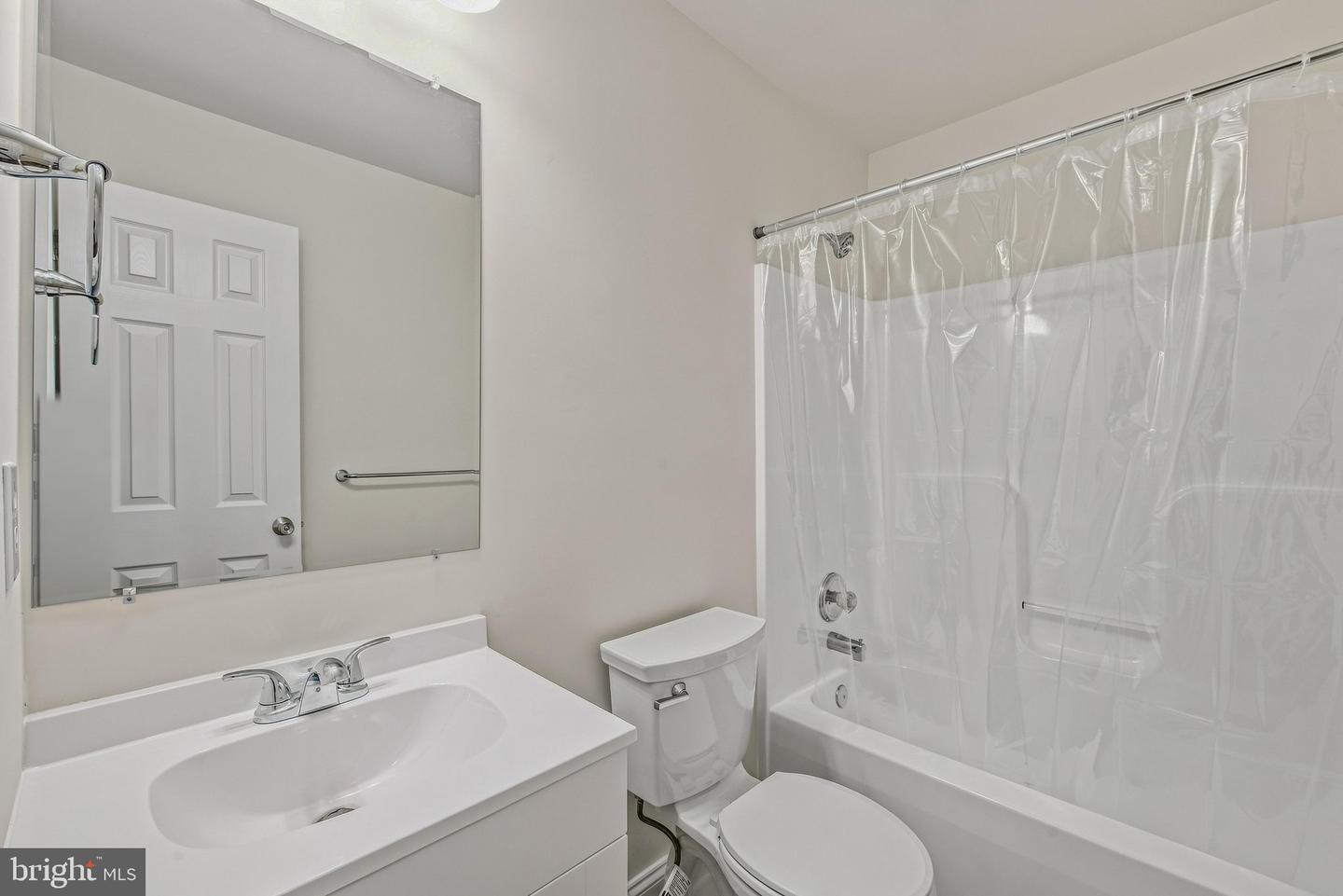 77 Eisenhower Cir Property Photo 33