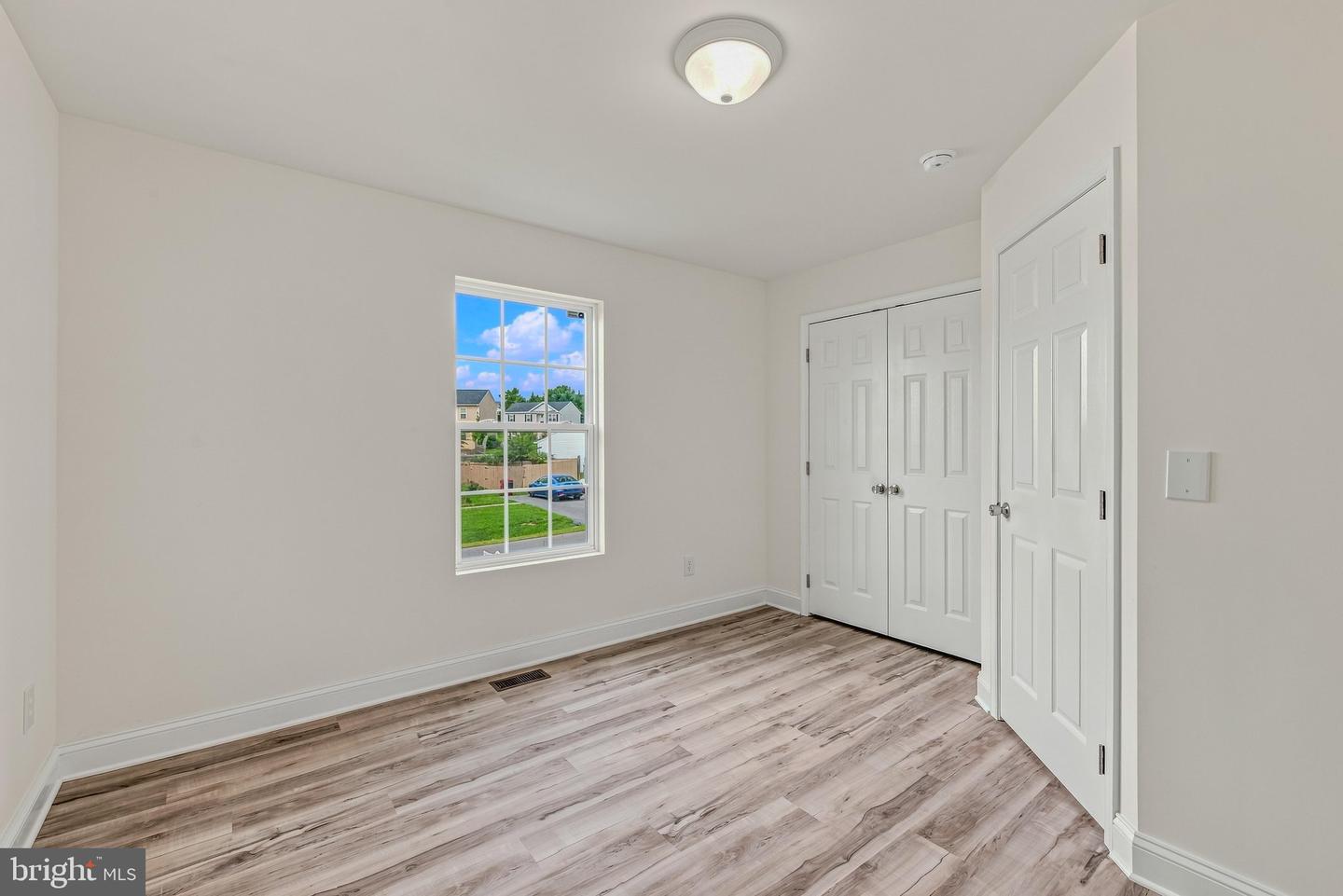 77 Eisenhower Cir Property Photo 34