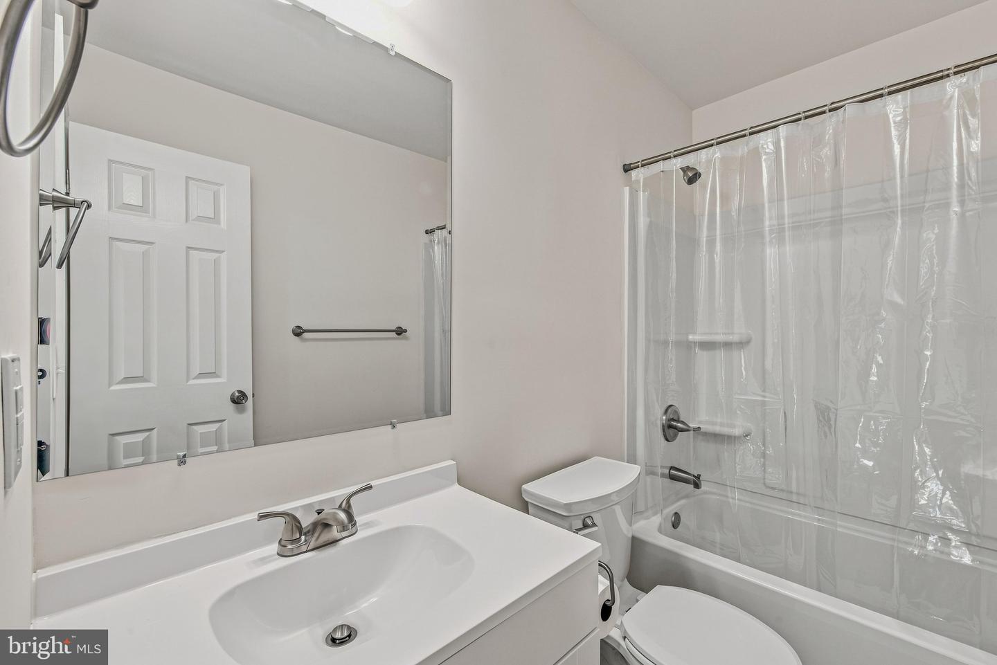 77 Eisenhower Cir Property Photo 38