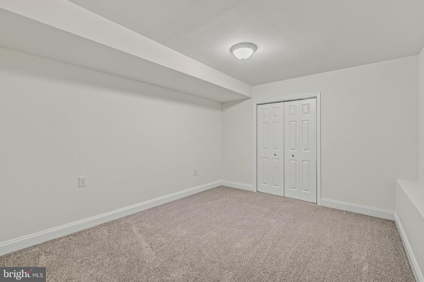 77 Eisenhower Cir Property Photo 42