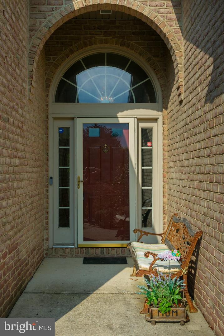 55 Radcliff Ln Property Photo 3