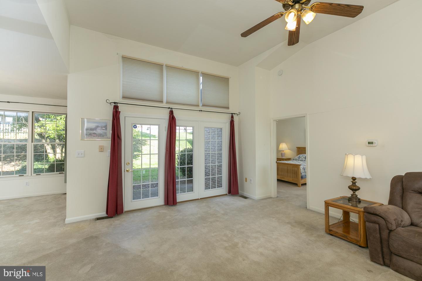55 Radcliff Ln Property Photo 6