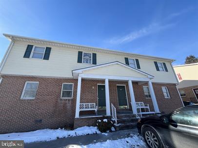 702 A Thomas Ln Property Photo 1