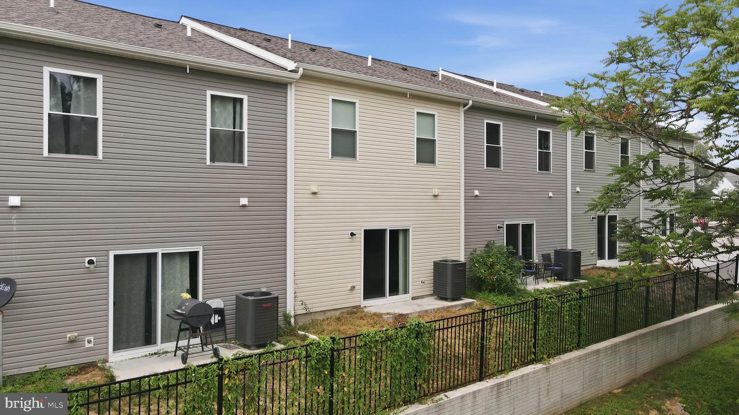 112 Paddington St Property Photo 31