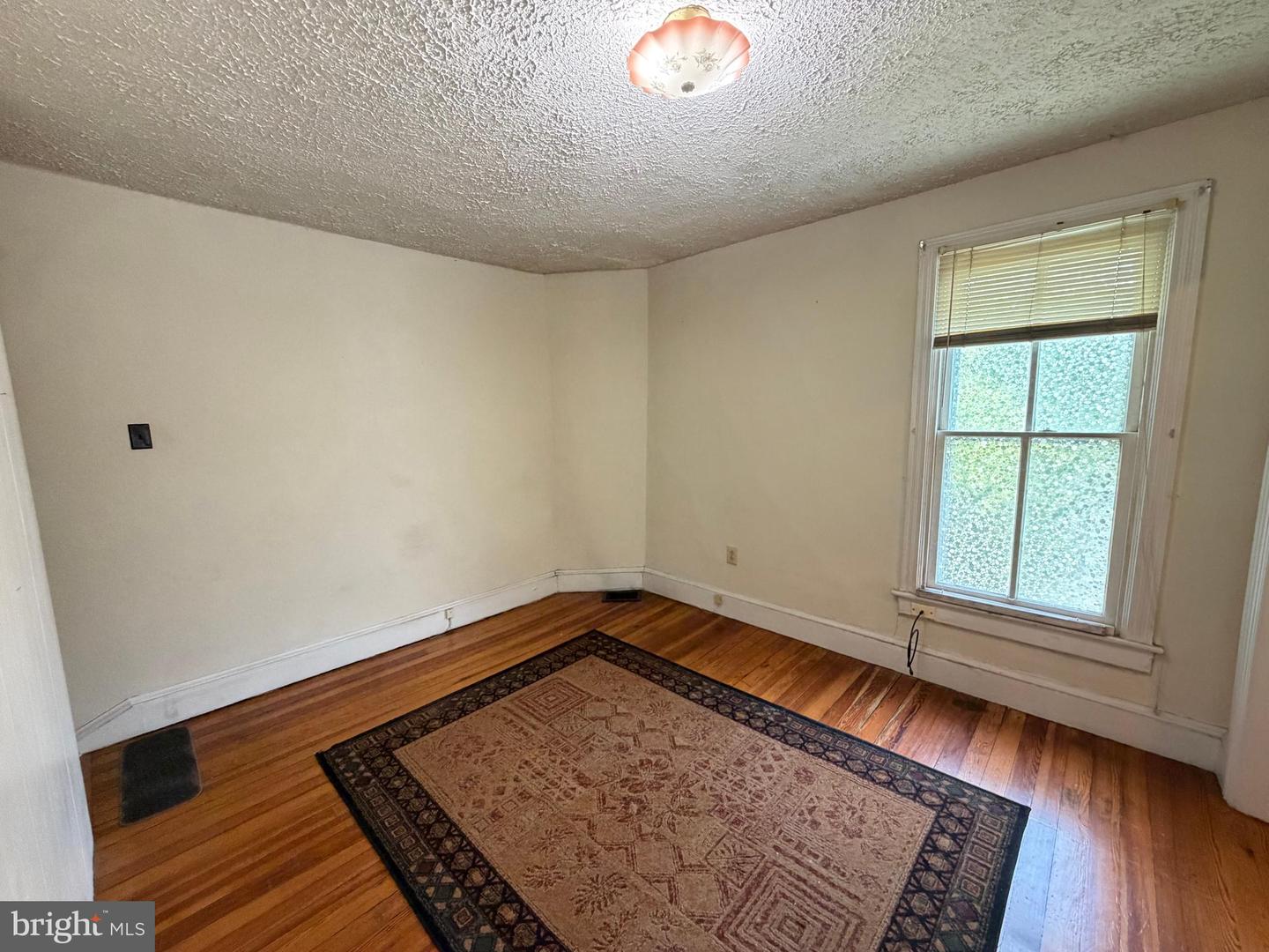 508 W Burke St Property Photo 23